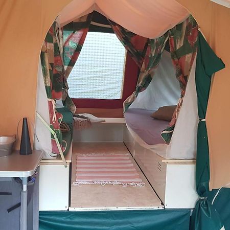 Basic Ingerichte Vouwwagen Op Camping Westenenk, Wijster Exteriér fotografie