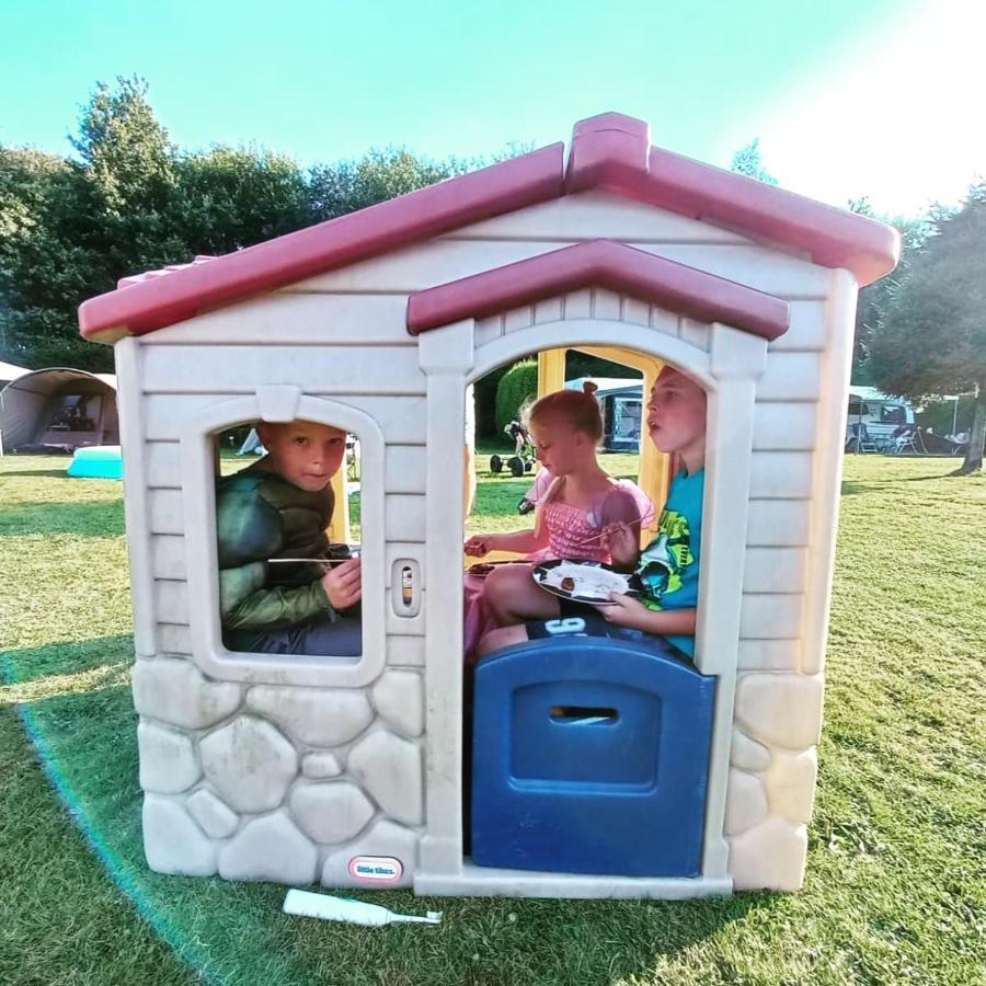 Basic Ingerichte Vouwwagen Op Camping Westenenk, Wijster Exteriér fotografie