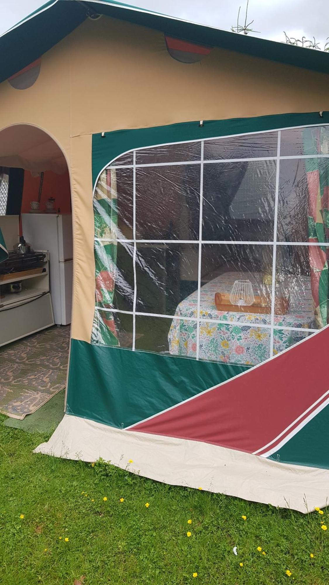 Basic Ingerichte Vouwwagen Op Camping Westenenk, Wijster Exteriér fotografie