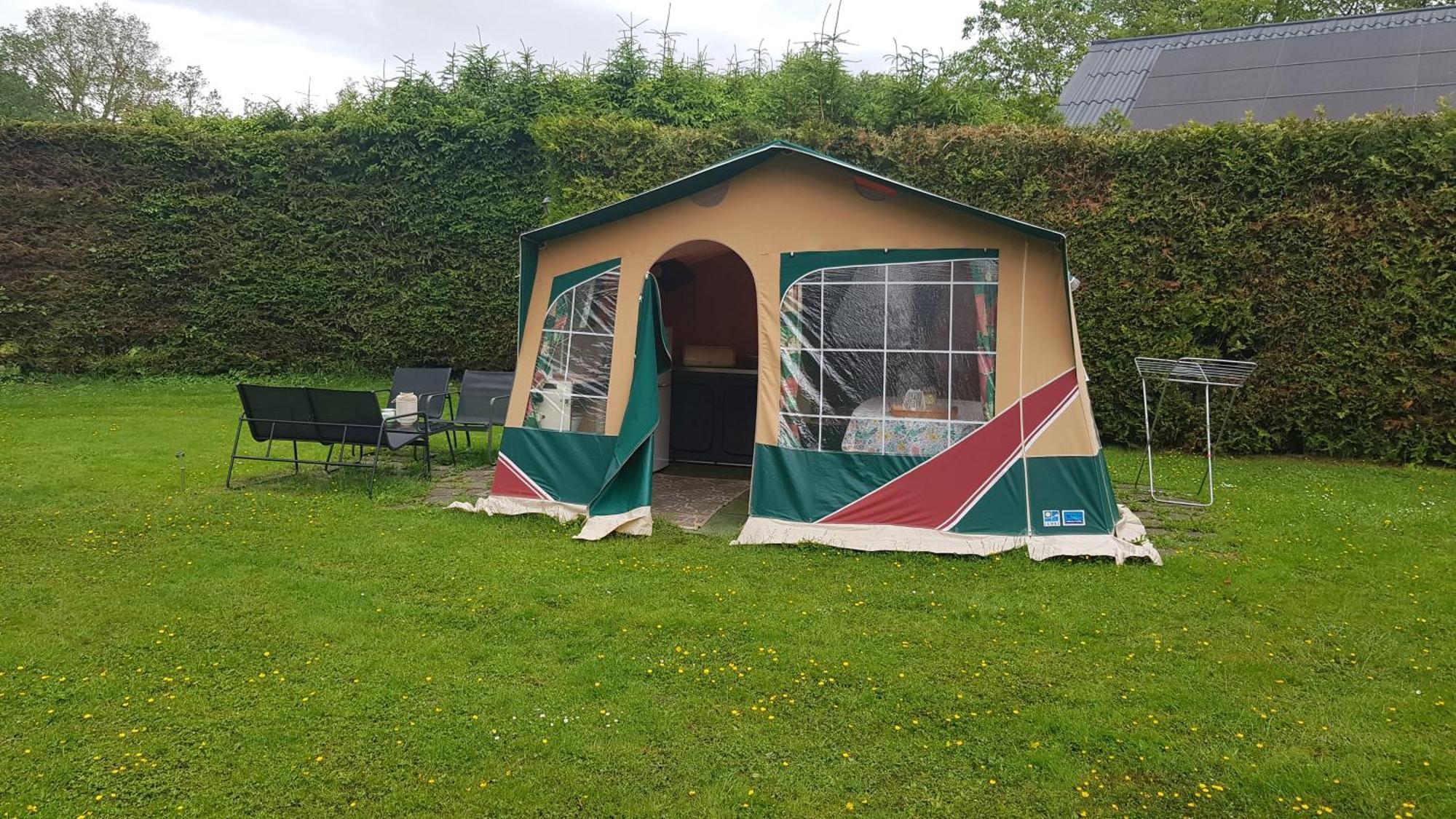 Basic Ingerichte Vouwwagen Op Camping Westenenk, Wijster Exteriér fotografie